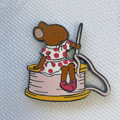 Needleminder Kate Garrett Sewing Mouse