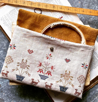 Caroline's Sampler Sewing Bag2