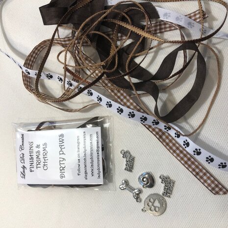 Charm Pack Dirty Paws - Lady Dot.