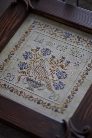 La Vie Est Belle - PDF - Stitches Through The Years
