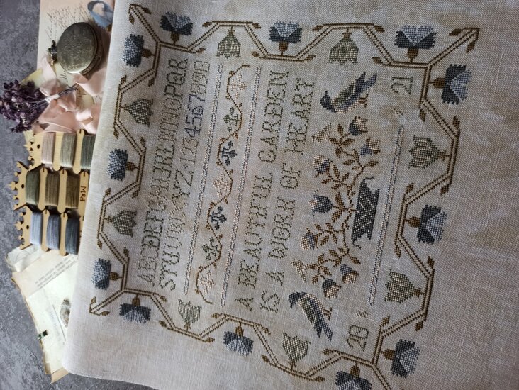 A beautiful garden - PDF - Stitches Through The Years
