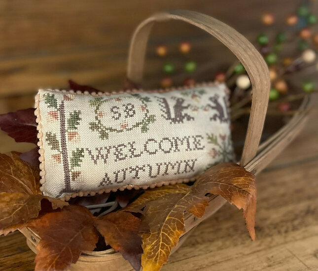 Welcome Autumn pillow