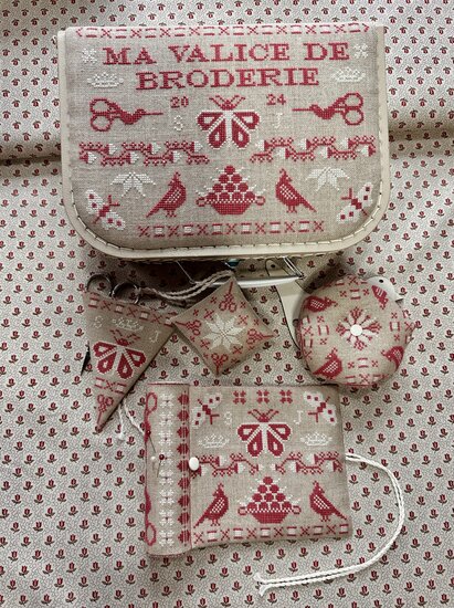 MA VALISE DE BRODERIE