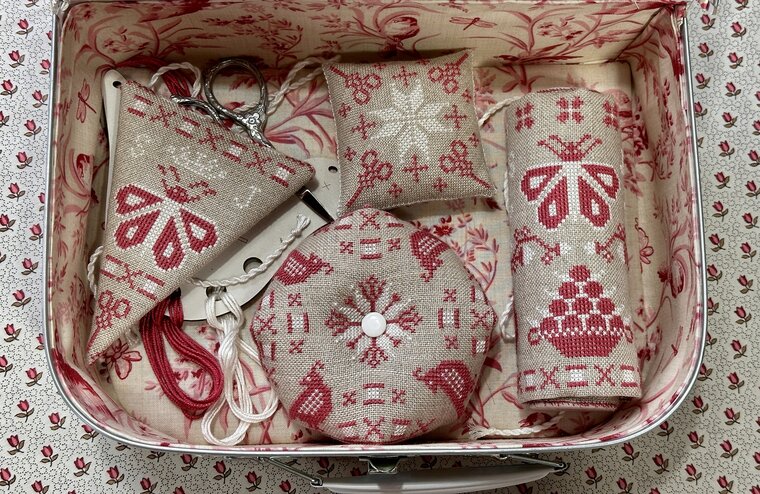 MA VALISE DE BRODERIE