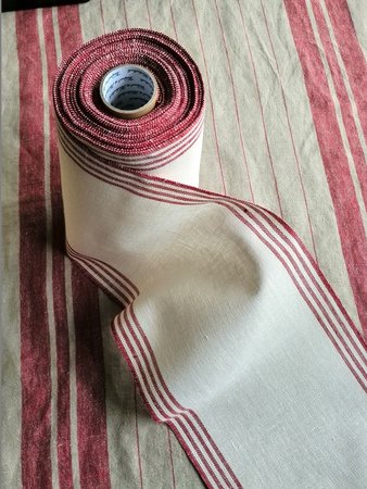 20 cm Antiek Wit met rode ingeweven streepjes