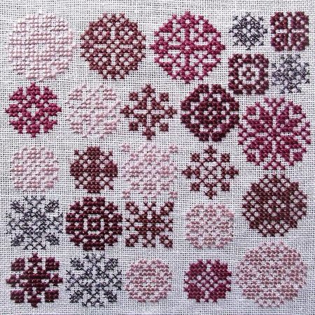 E_Kreise PRUNE - Historische Stickmuster