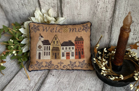 The Welcome Street Sewing Box & Pillow - Mani di Donna