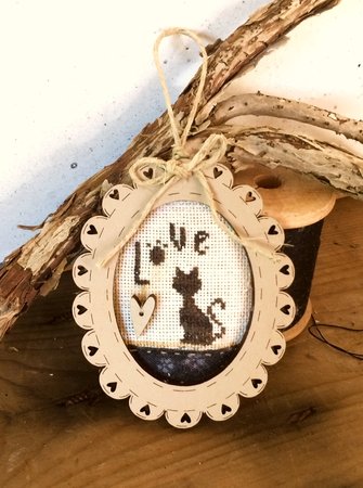 mini oval frame