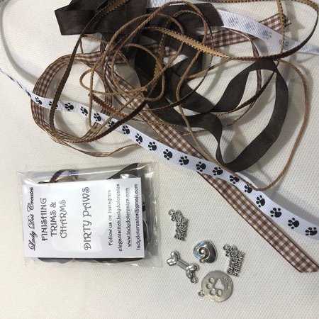 Charm Pack Dirty Paws - Lady Dot.