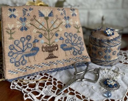 Blue Peacocks sewing set - Mani di Donna