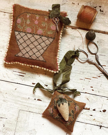 Strawberry Pinkeep & Scissor Fob - Stacy Nash