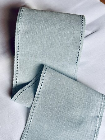 17 cm IJsblauw met ajourrand