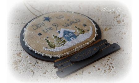 Boule à neige -Joy to the World- Fleurs de Lin